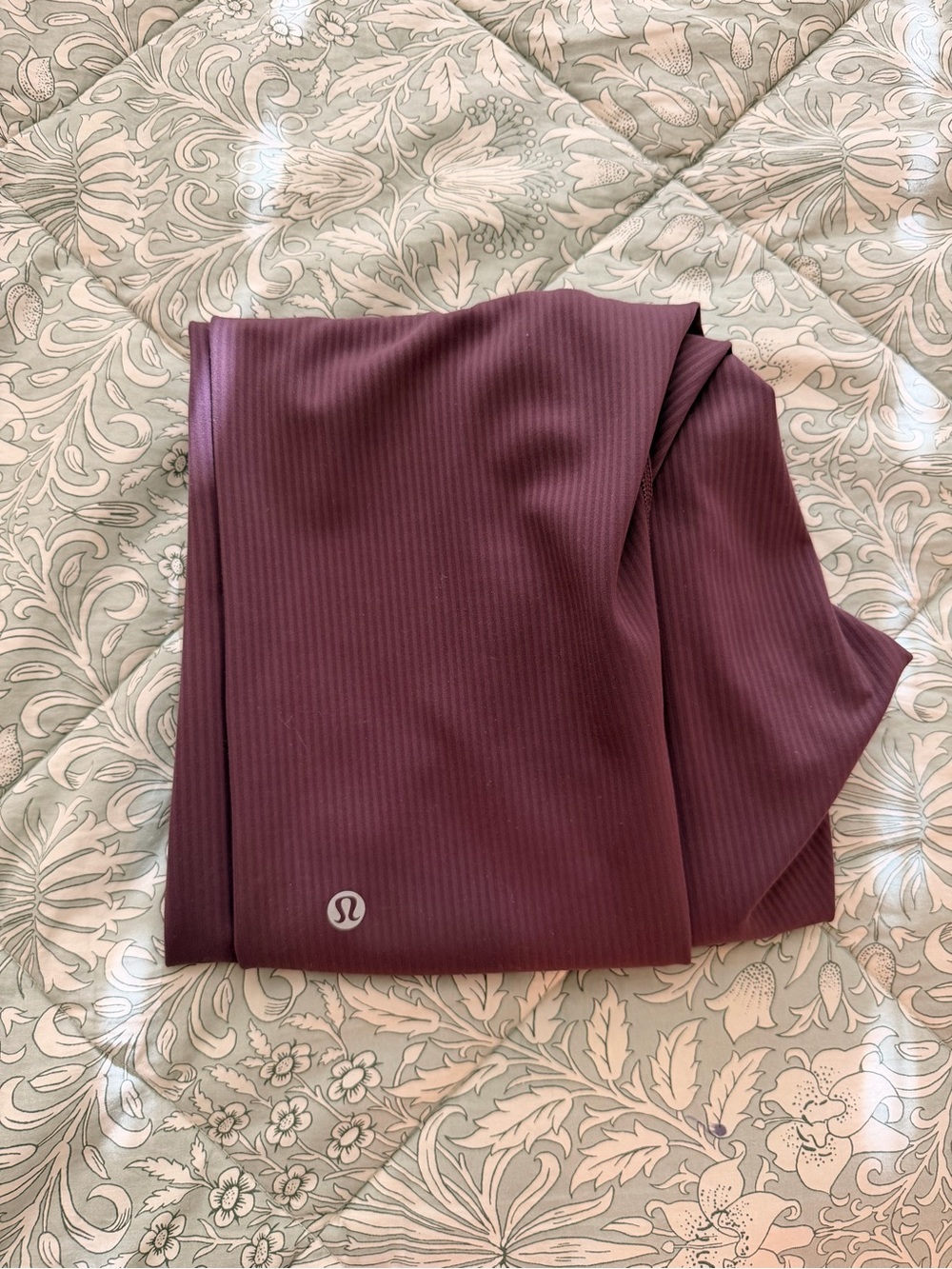lululemon women’s Wunder Train Ribbed Maroon leggings size 10